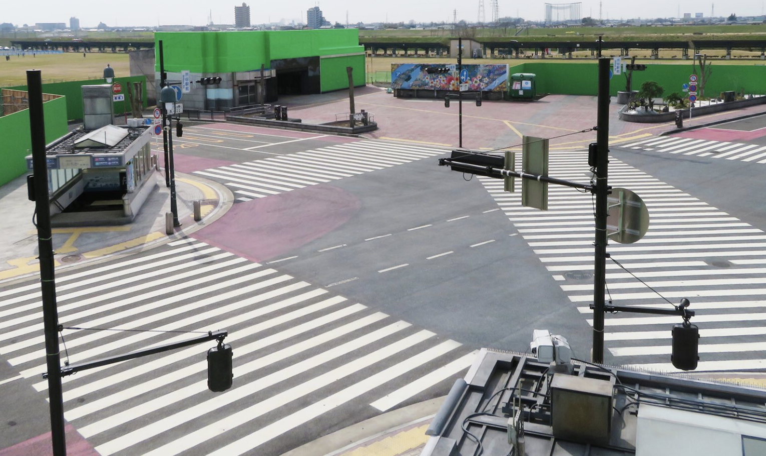 渋谷スクランブル交差点のオープンセット「足利スクランブルシティスタジオ」が2023年10月14日（土）に一般公開、旧足利西高校も同時に公開